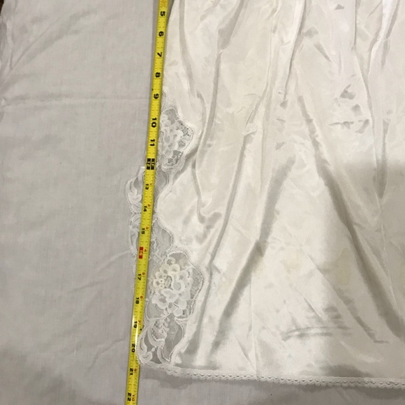 Vintage Vanity Fair Slip - Picture 4 of 6